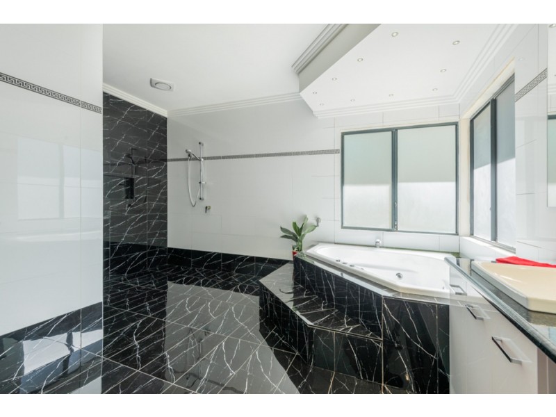 38 Equestrian Avenue, Bedfordale WA 6112