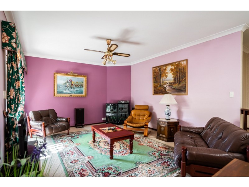 6 Topaz Court, Mount Richon WA 6112