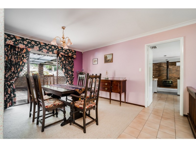 6 Topaz Court, Mount Richon WA 6112