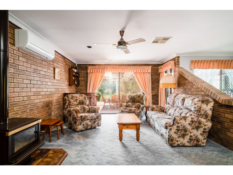 6 Topaz Court, Mount Richon WA 6112