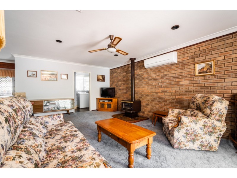 6 Topaz Court, Mount Richon WA 6112