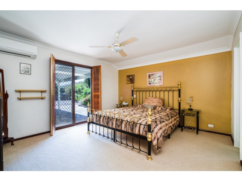 6 Topaz Court, Mount Richon WA 6112