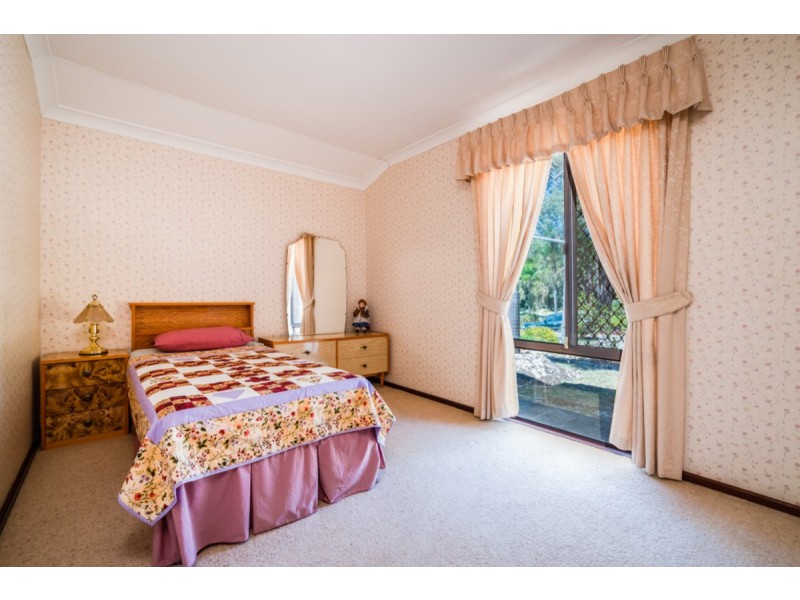 6 Topaz Court, Mount Richon WA 6112