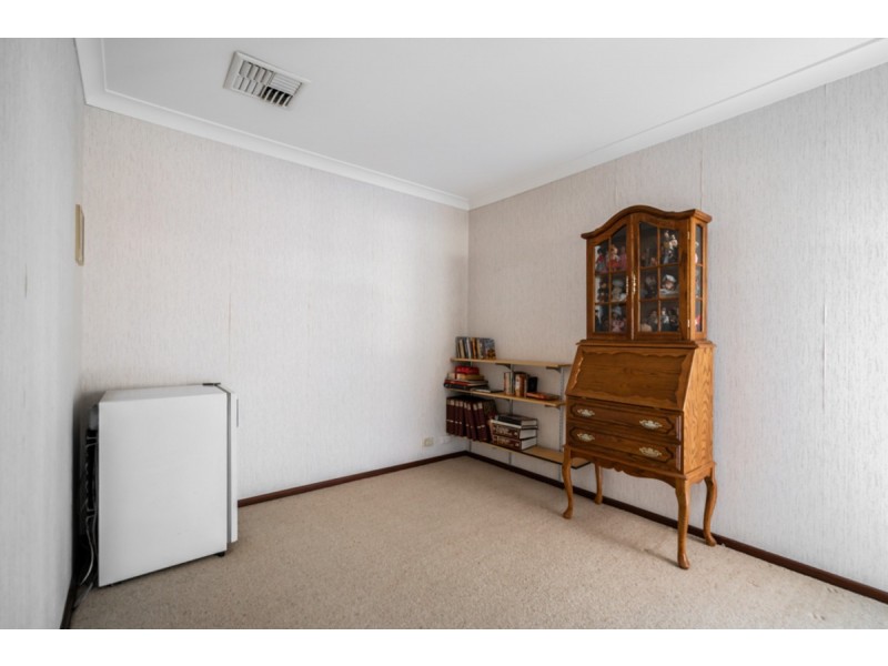 6 Topaz Court, Mount Richon WA 6112