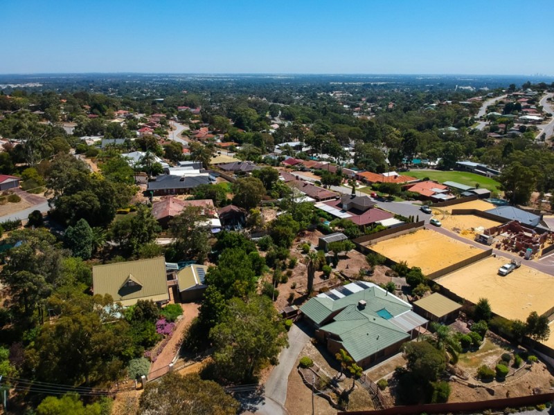 6 Topaz Court, Mount Richon WA 6112