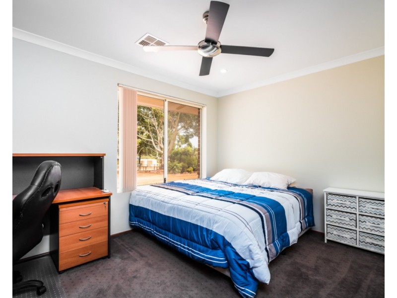 16 Arania Place, Bedfordale WA 6112