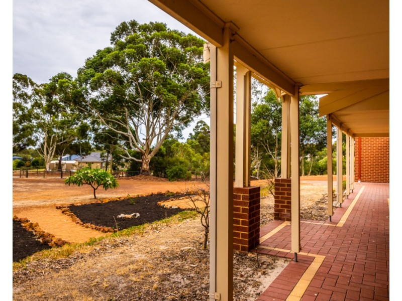 16 Arania Place, Bedfordale WA 6112