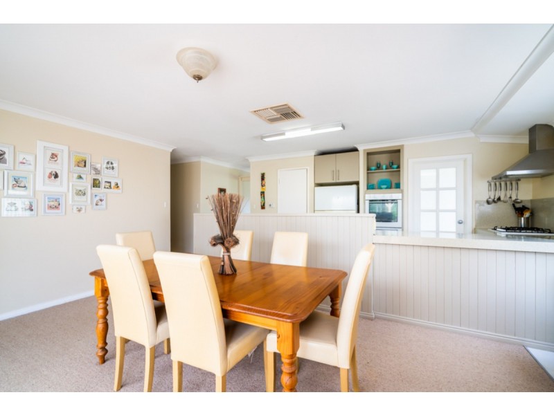 9 Jade Street, Mount Richon WA 6112