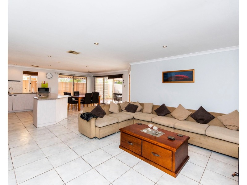 21 Sandmartin Drive, Southern River WA 6110