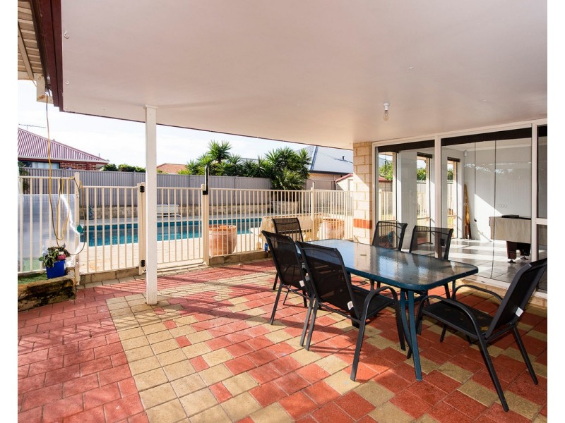 21 Sandmartin Drive, Southern River WA 6110