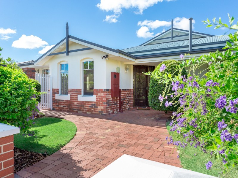 6 Rushmore Avenue, Canning Vale WA 6155