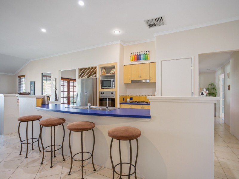 6 Rushmore Avenue, Canning Vale WA 6155