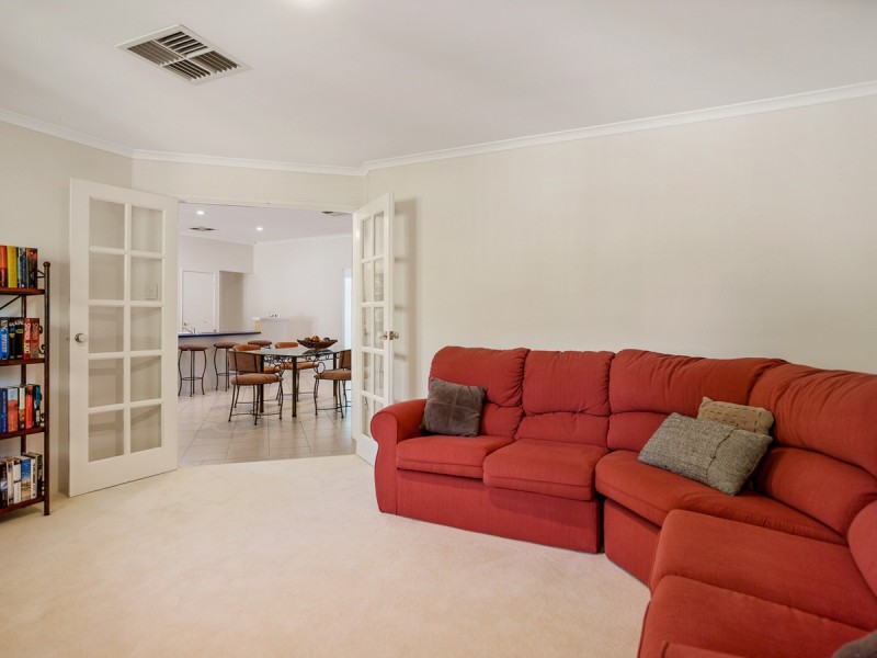 6 Rushmore Avenue, Canning Vale WA 6155
