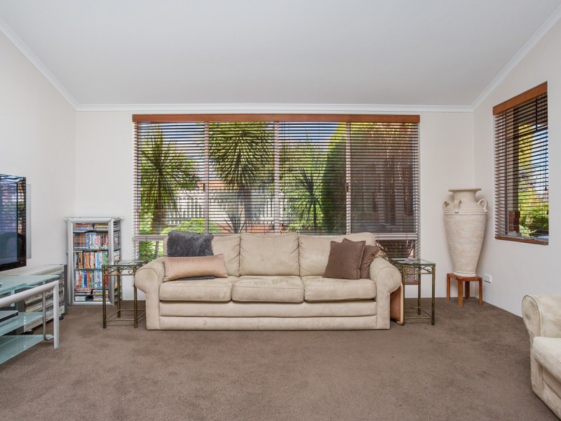 6 Rushmore Avenue, Canning Vale WA 6155