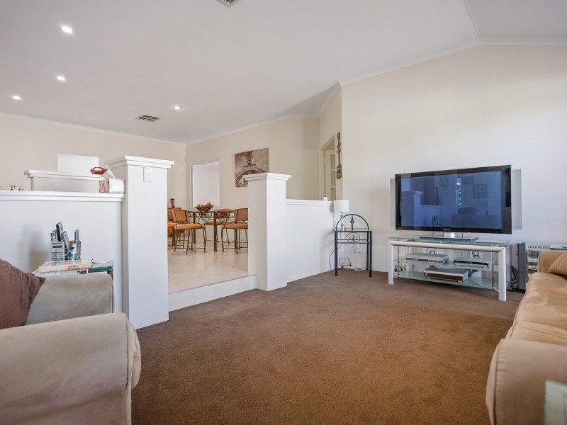 6 Rushmore Avenue, Canning Vale WA 6155