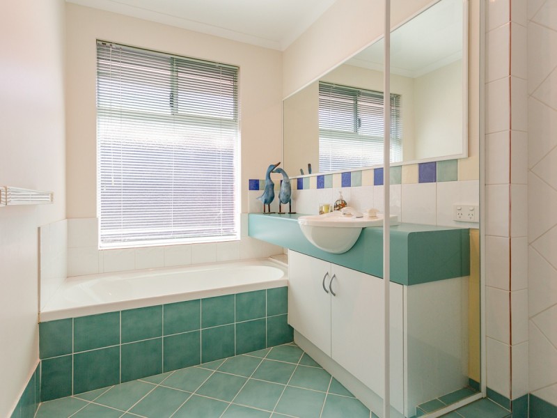 6 Rushmore Avenue, Canning Vale WA 6155