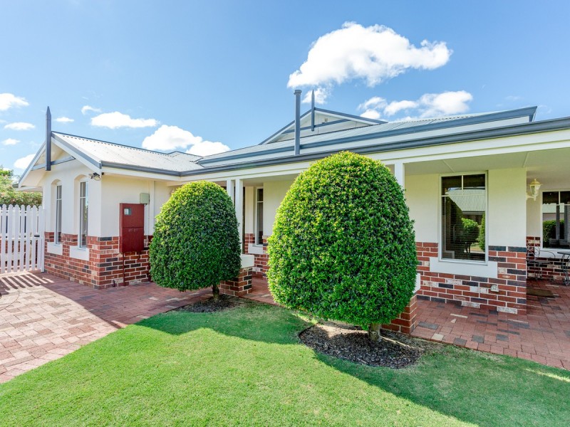 6 Rushmore Avenue, Canning Vale WA 6155