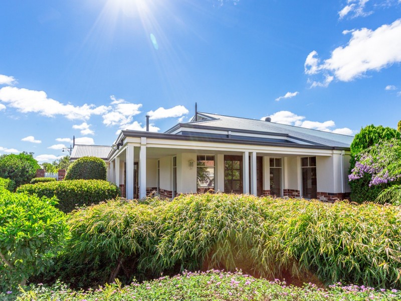 6 Rushmore Avenue, Canning Vale WA 6155