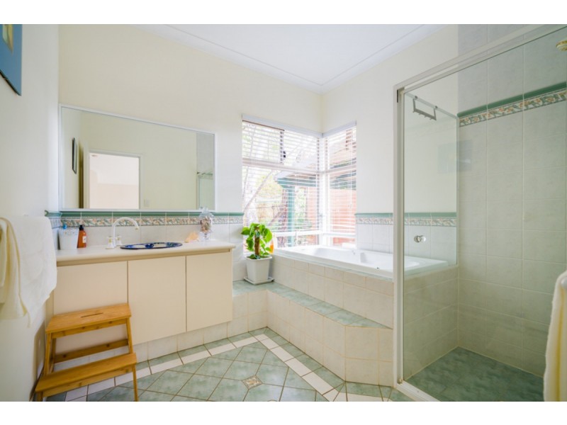 20 Adair Avenue, Mount Nasura WA 6112