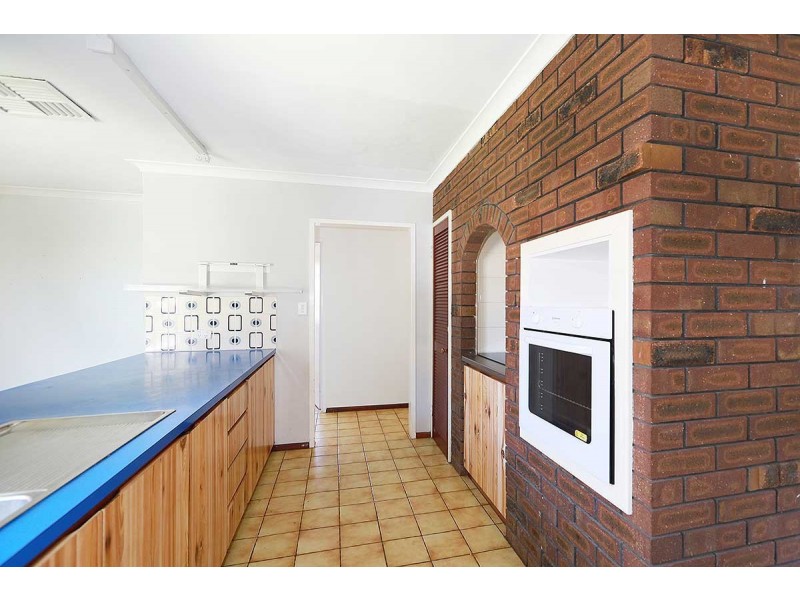 103 Grovelands Drive, Camillo WA 6111