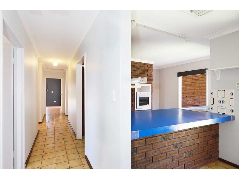 103 Grovelands Drive, Camillo WA 6111