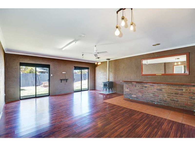 103 Grovelands Drive, Camillo WA 6111