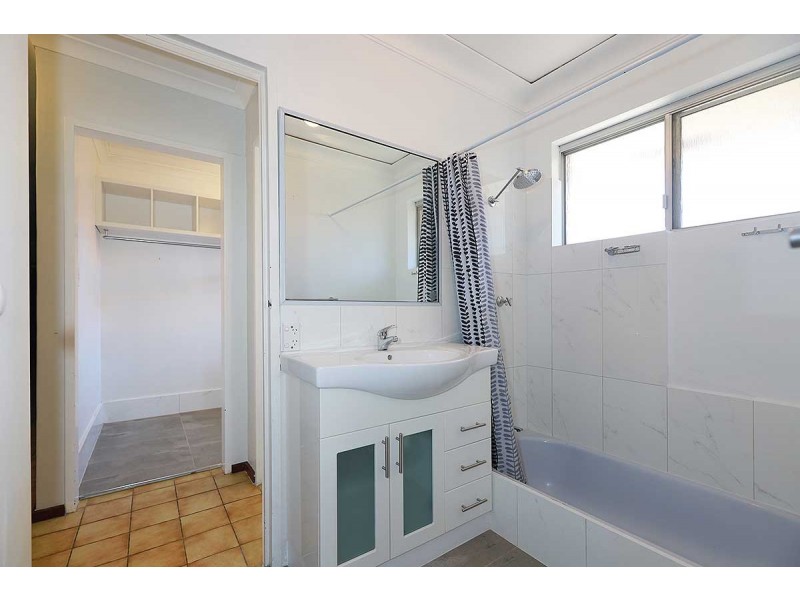 103 Grovelands Drive, Camillo WA 6111