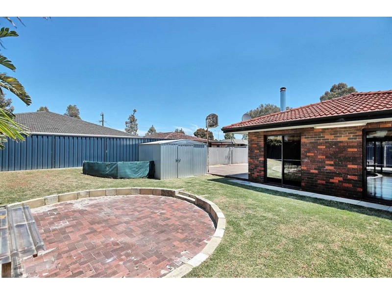 103 Grovelands Drive, Camillo WA 6111