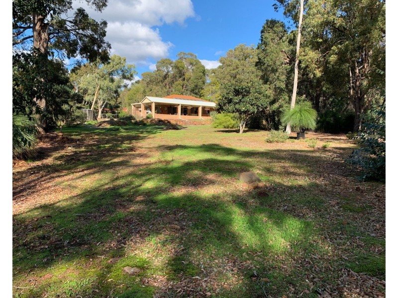 21 Wallangarra Drive, Bedfordale WA 6112