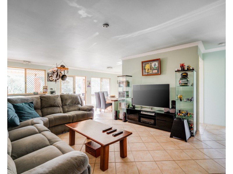 21 Wallangarra Drive, Bedfordale WA 6112