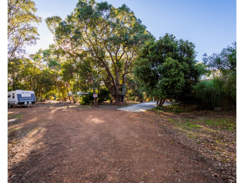 21 Wallangarra Drive, Bedfordale WA 6112