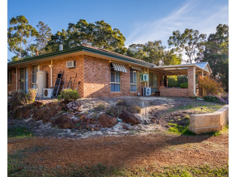 21 Wallangarra Drive, Bedfordale WA 6112
