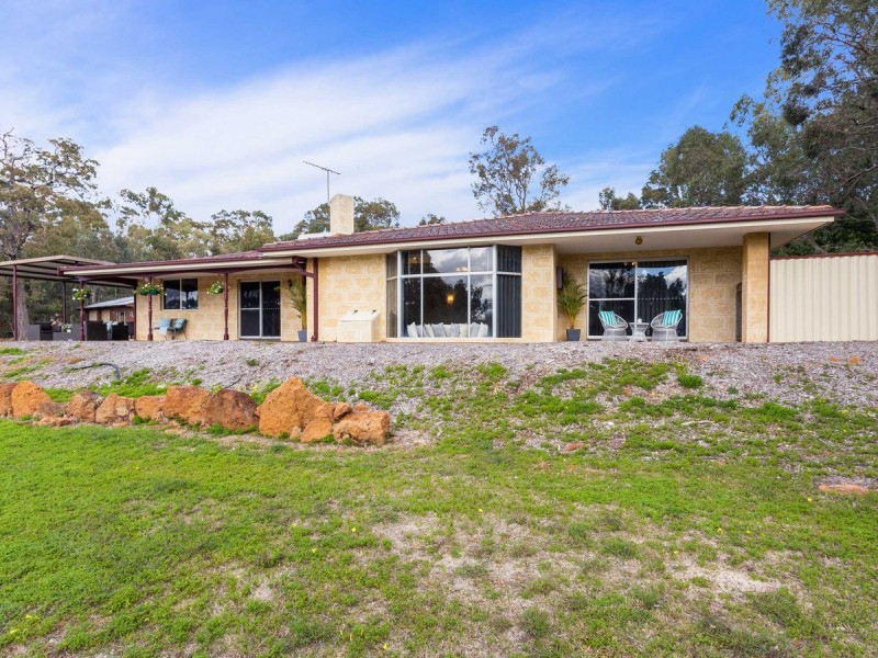 9 Wallangarra Drive, Bedfordale WA 6112