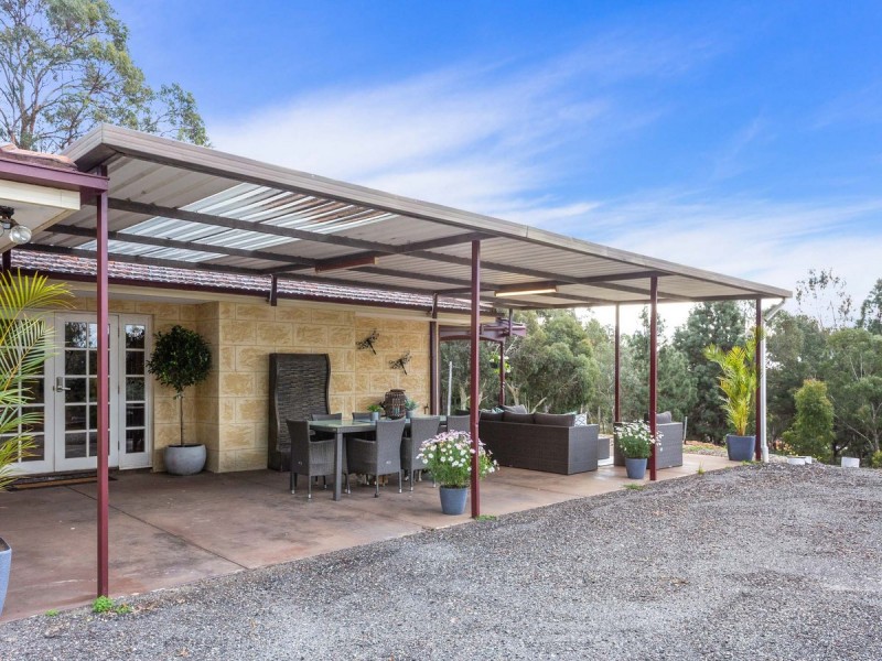 9 Wallangarra Drive, Bedfordale WA 6112