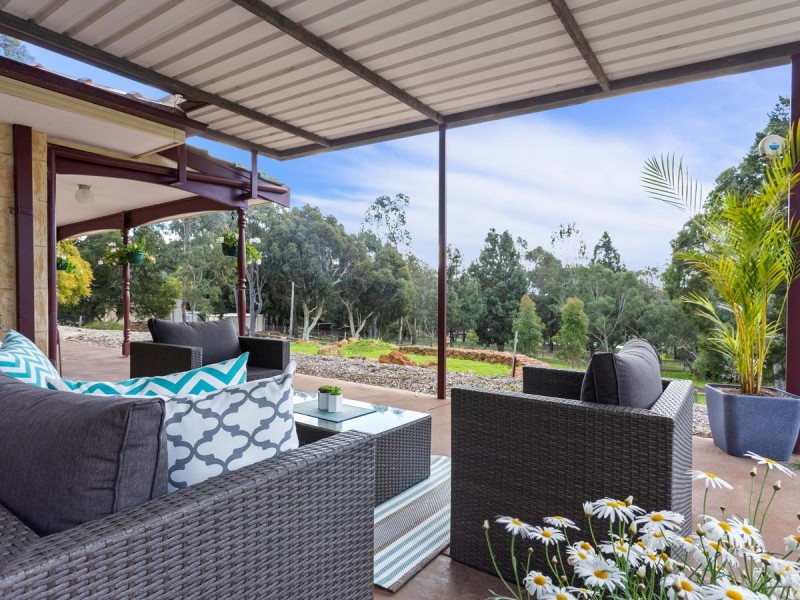 9 Wallangarra Drive, Bedfordale WA 6112