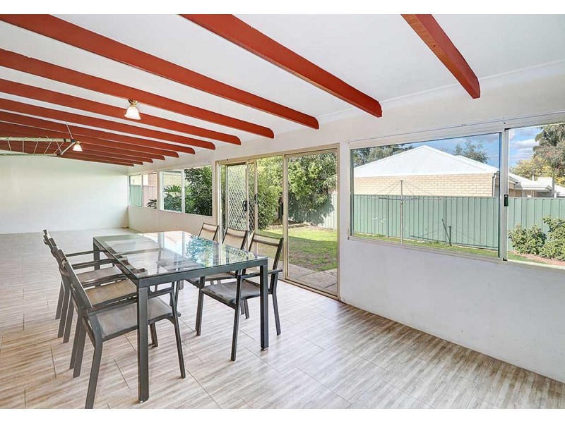 17a Robin Hood Avenue, Armadale WA 6112