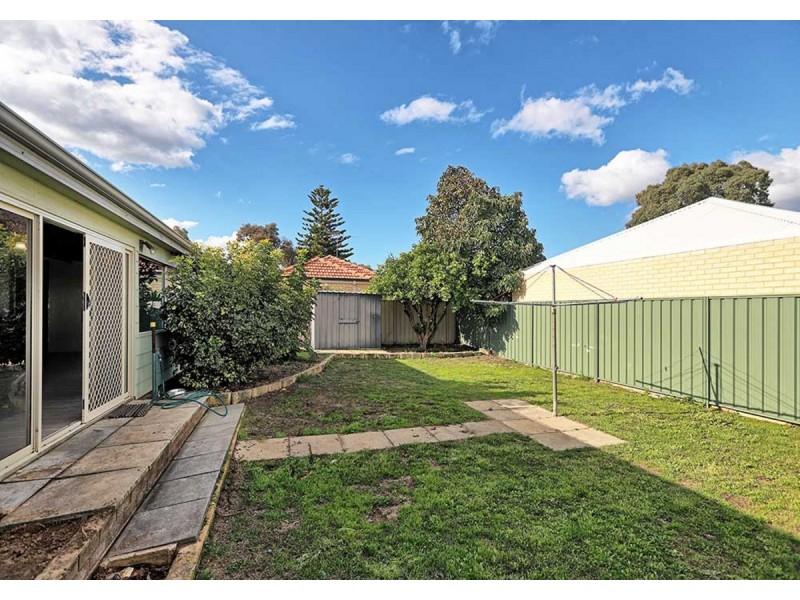 17a Robin Hood Avenue, Armadale WA 6112