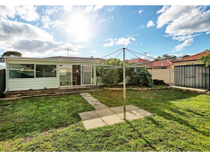 17a Robin Hood Avenue, Armadale WA 6112