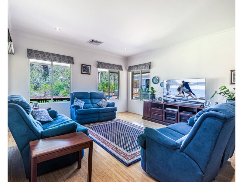 12 Waterwheel Road North, Bedfordale WA 6112
