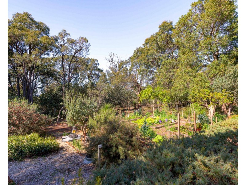 12 Waterwheel Road North, Bedfordale WA 6112
