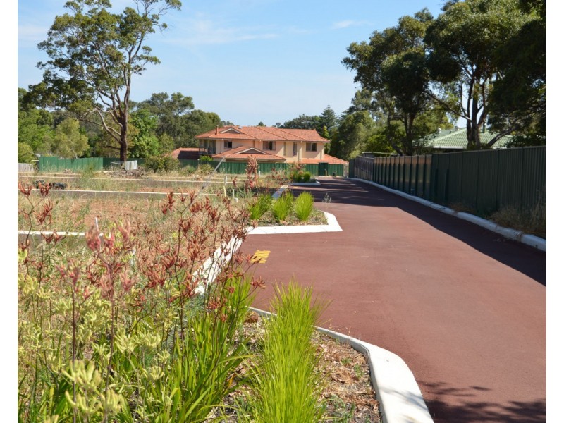 12 Crestview Crescent, Kalamunda WA 6076