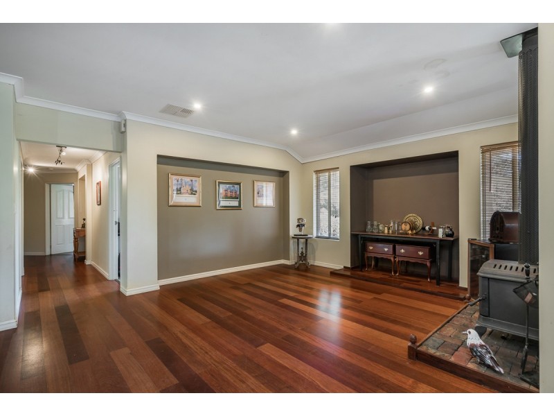 1 Cartland Court, Bedfordale WA 6112