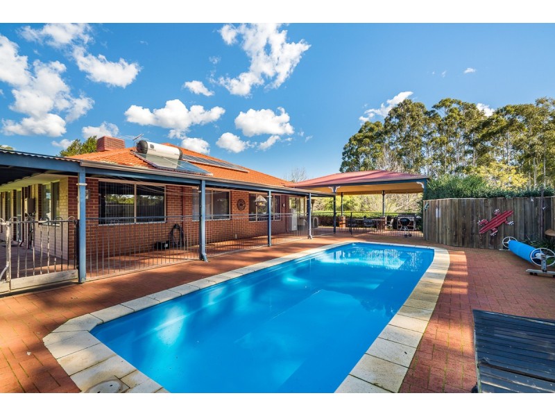 1 Cartland Court, Bedfordale WA 6112