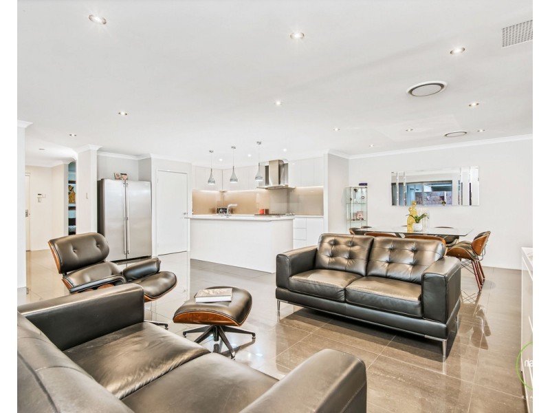 2/238 Kooyong Road, Kewdale WA 6105