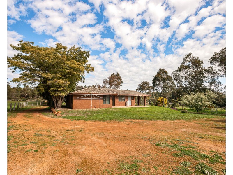 688 Albany Highway, Bedfordale WA 6112