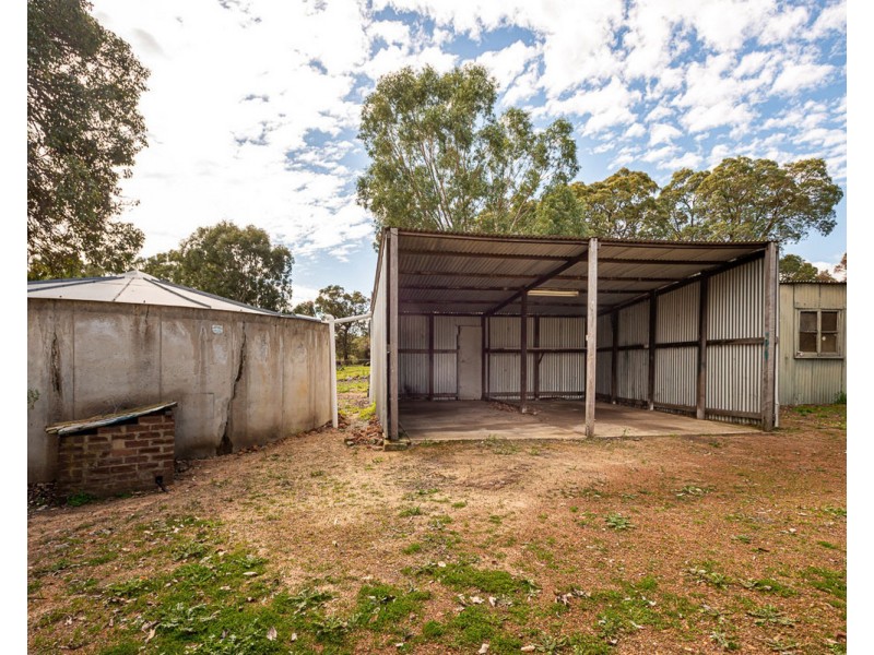 688 Albany Highway, Bedfordale WA 6112