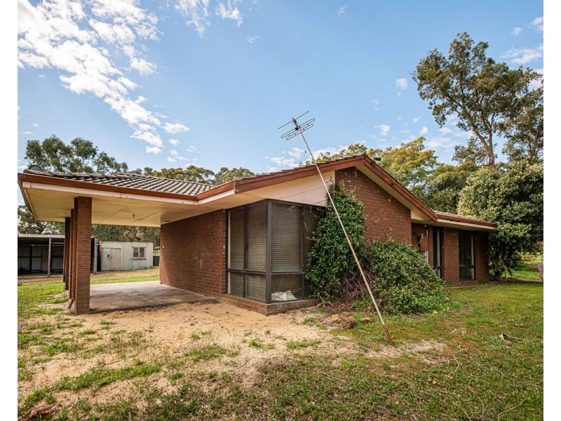 688 Albany Highway, Bedfordale WA 6112