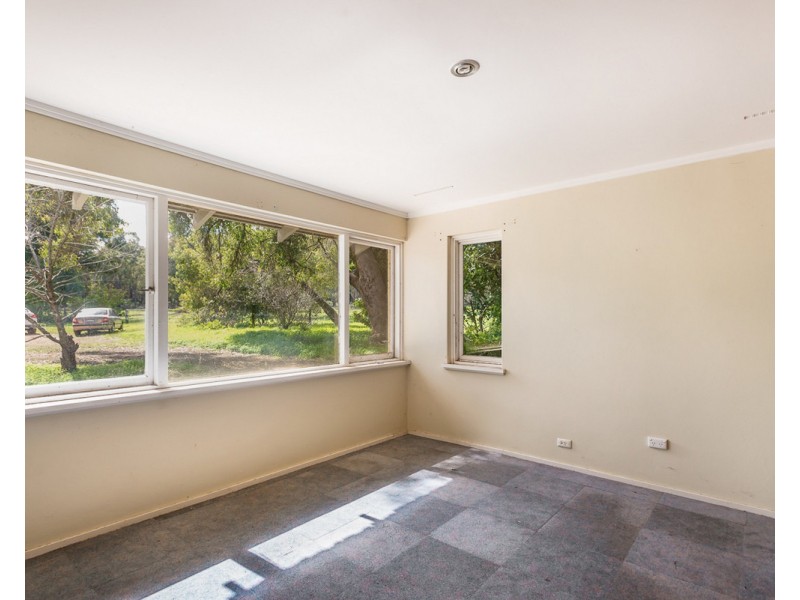 700 Albany Highway, Bedfordale WA 6112