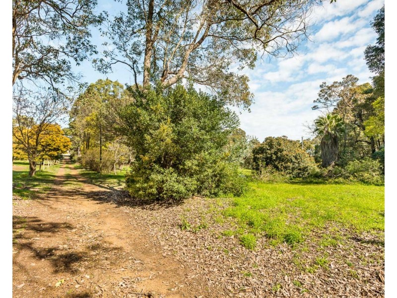 700 Albany Highway, Bedfordale WA 6112