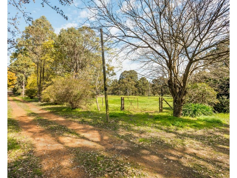 700 Albany Highway, Bedfordale WA 6112